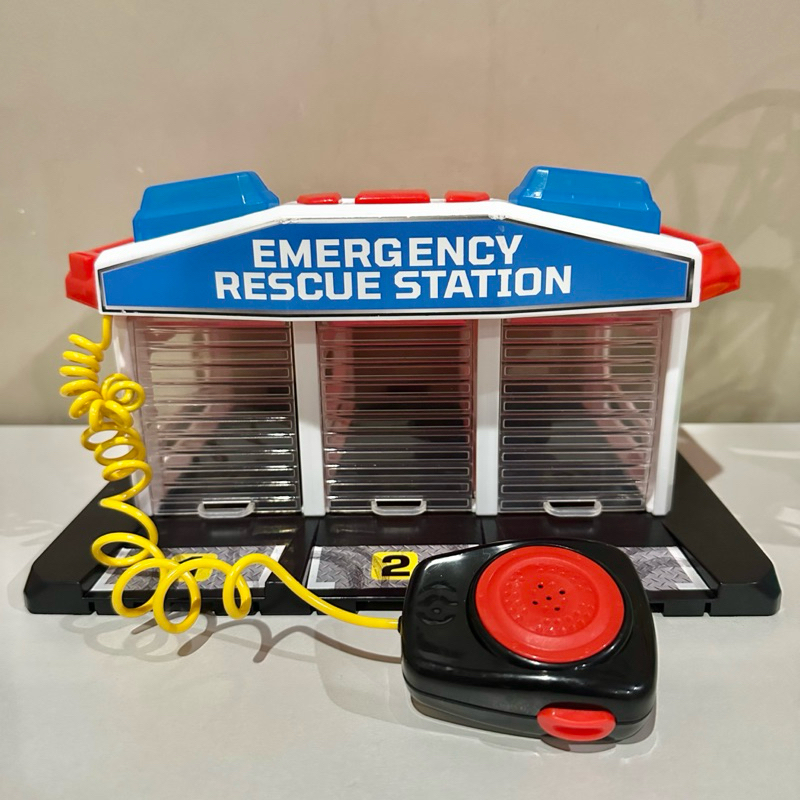 Toys R Us Emergency Rescue Station - Mainan Parkiran Elektrik On - Original - Preloved