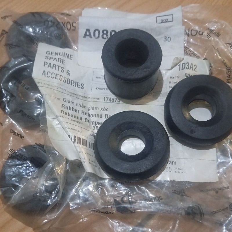 KARET DUDUKAN SHOCK DEPAN BELAKANG VESPA MATIC