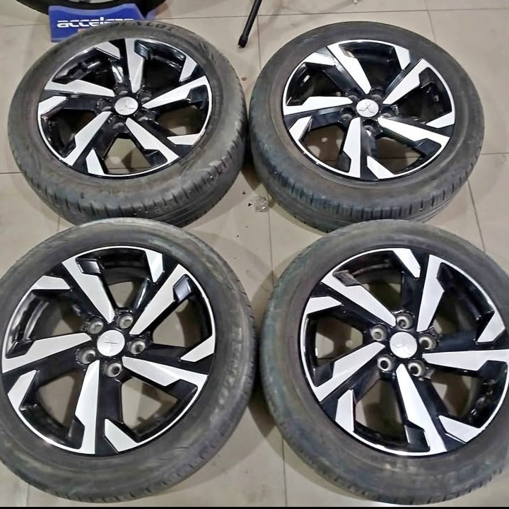 VELG MOBIL ORI STD XPANDER RING 17 LEBAR 6,5 PCD 5X114 ET46 + BAN DUNLOP 205/55R17 INNOVA RUSH TERIO