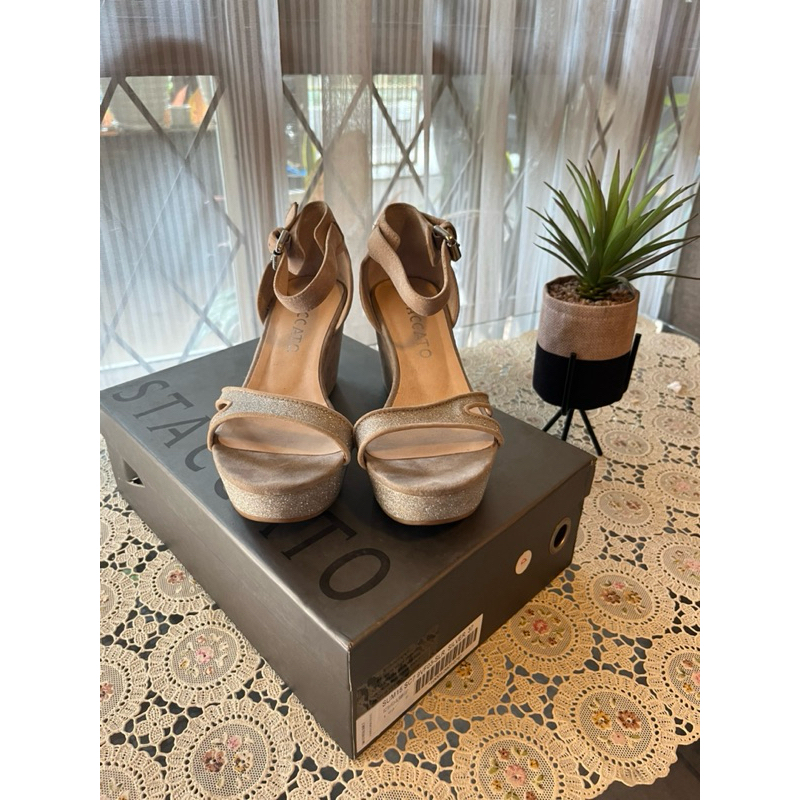 Preloved Wedges Heels Sandal Staccato - size 36