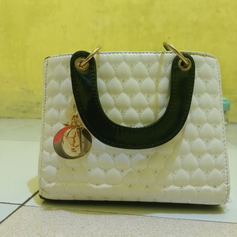 preloved tas warna putih