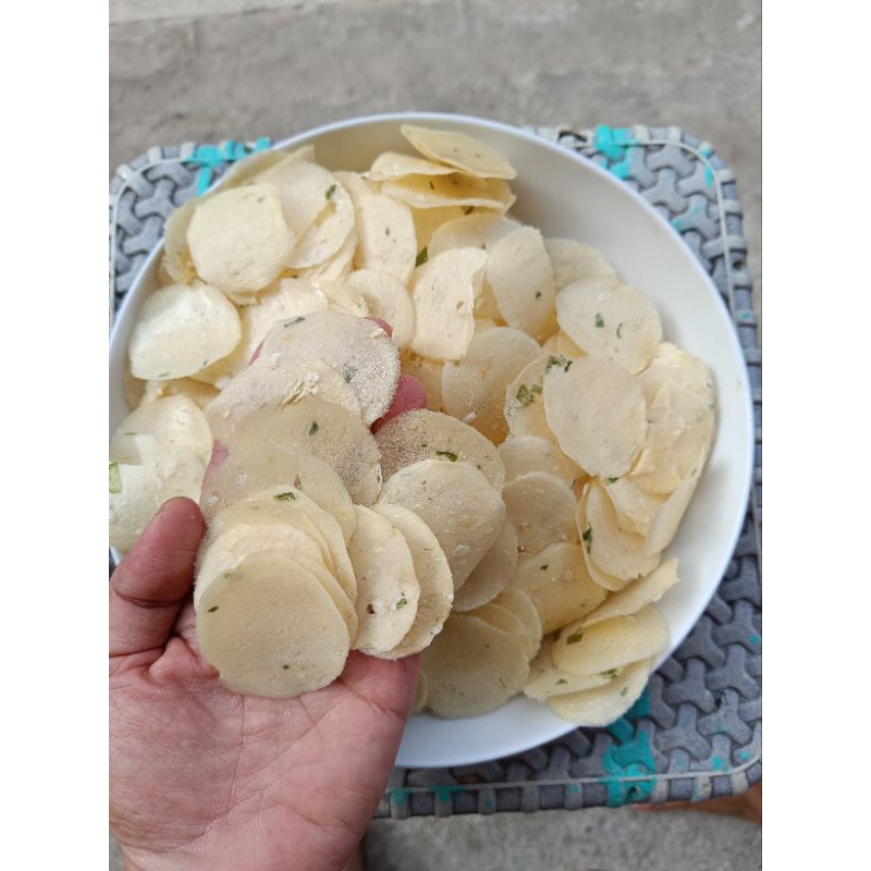 

Promo Kerupuk Kamang Asli Padang Bukittinggi Ukuran Kecil Berat 500 Gram Murah