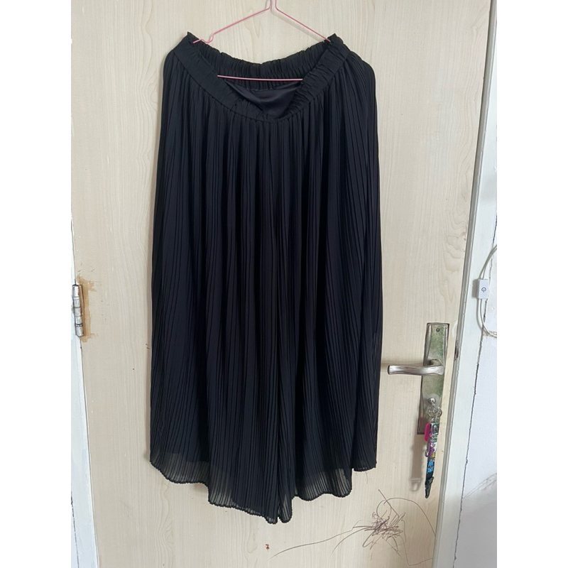 celana kulot plisket uniqlo