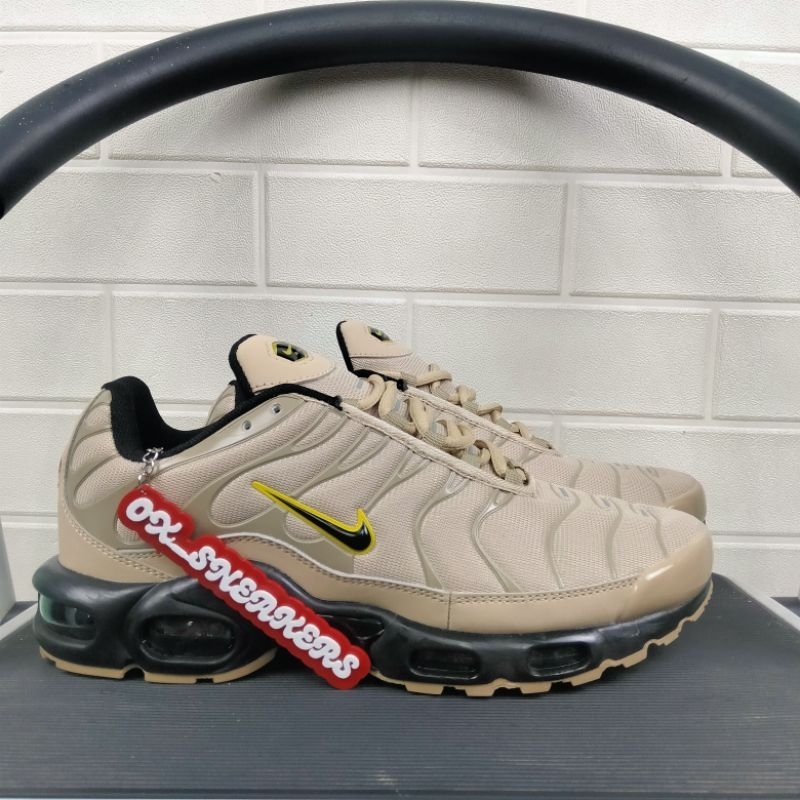 sepatu Nike air max plus Tn Gs trainers wheat grass