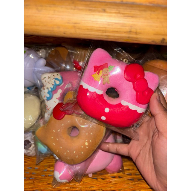 HK Donut squishy