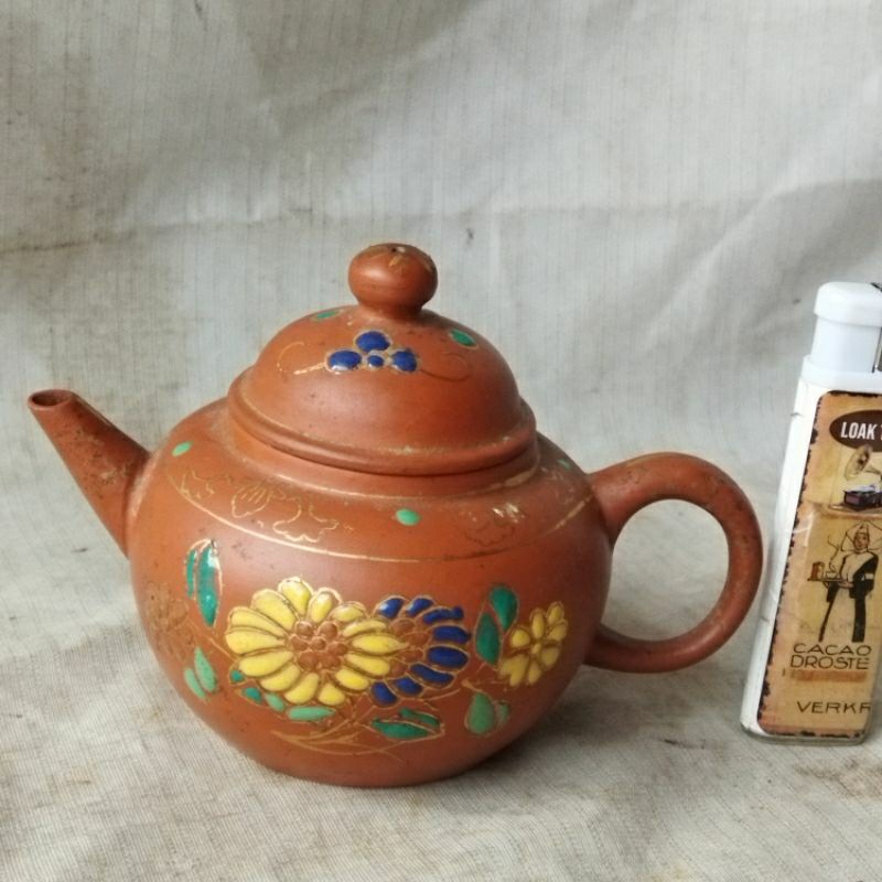 Pajangan Vintage NOS Teko Terakota Yixing Bunga Timbul