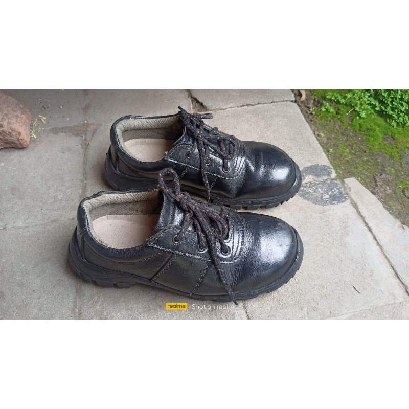 sepatu safety pendek kulit Kings 41 second