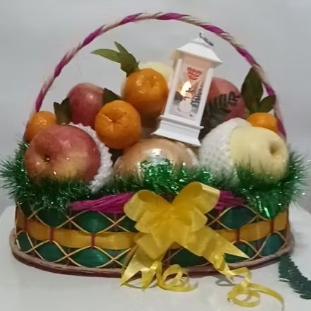 

Parcel Natal Special Mix 1206 Dengan LENTARA NATAL Include Batrey Hampers Natal dan Tahun Baru Wadah Keranjang Bambu Size L.