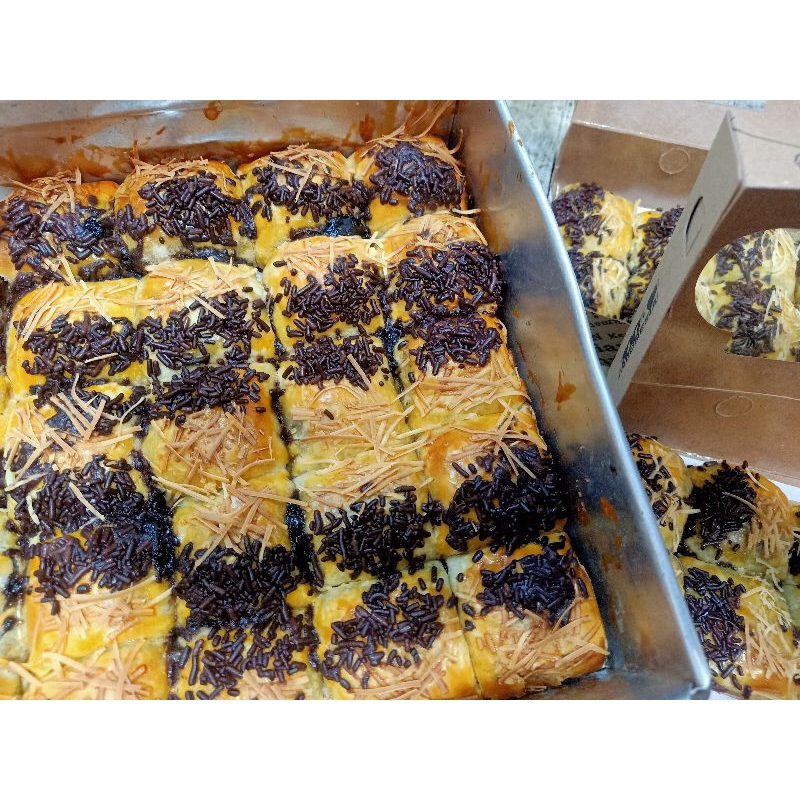

Bolen pisang coklat keju
