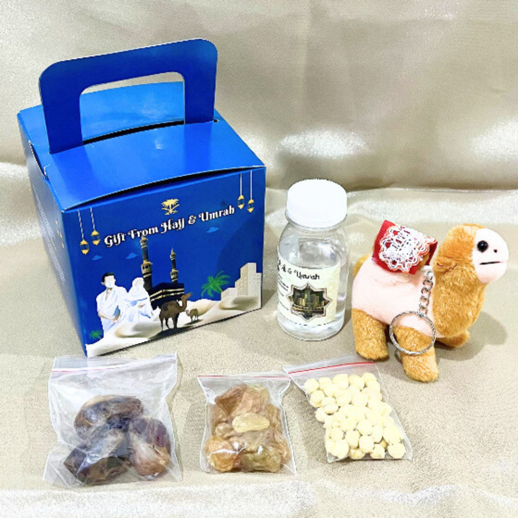 

Paket Hemat oleh oleh haji dan umroh Gift Hampers Air Zamzam 60ml + Gantungan Kunci Unta