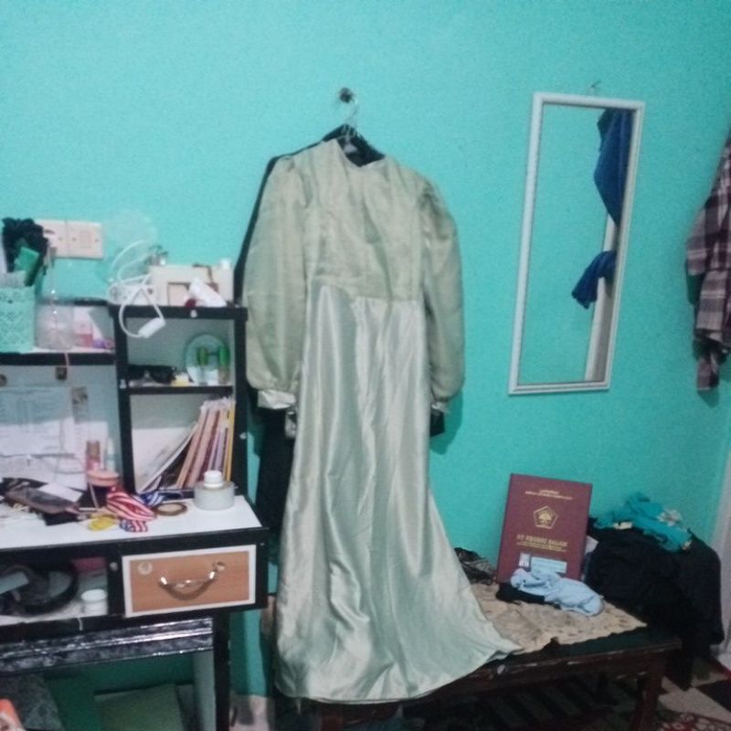 Prelove Dress satin warna sage