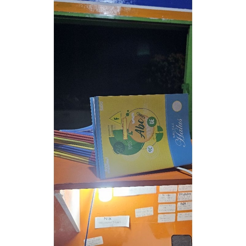 

buku halus / bergaris