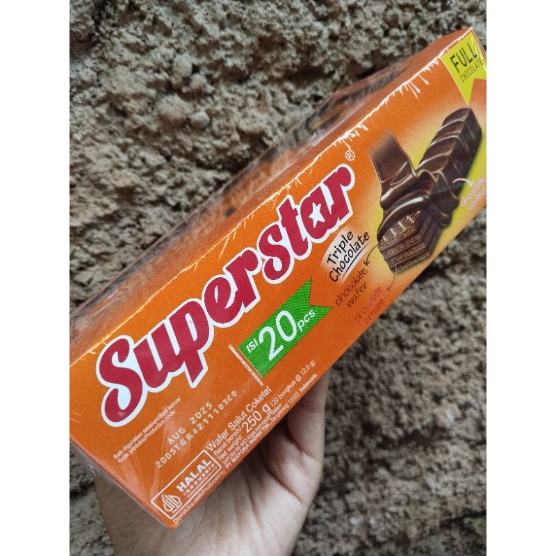 

Superstar Wafer Chocolate 1 Box isi 20 Pcs