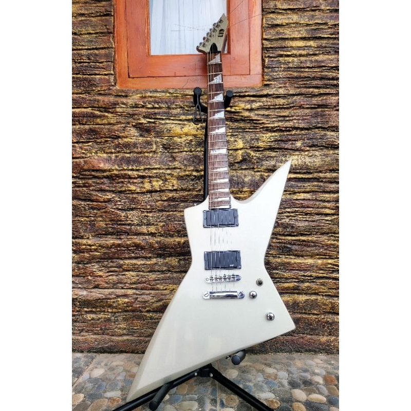 Gitar listrik ltd esp explorer original ganteng
