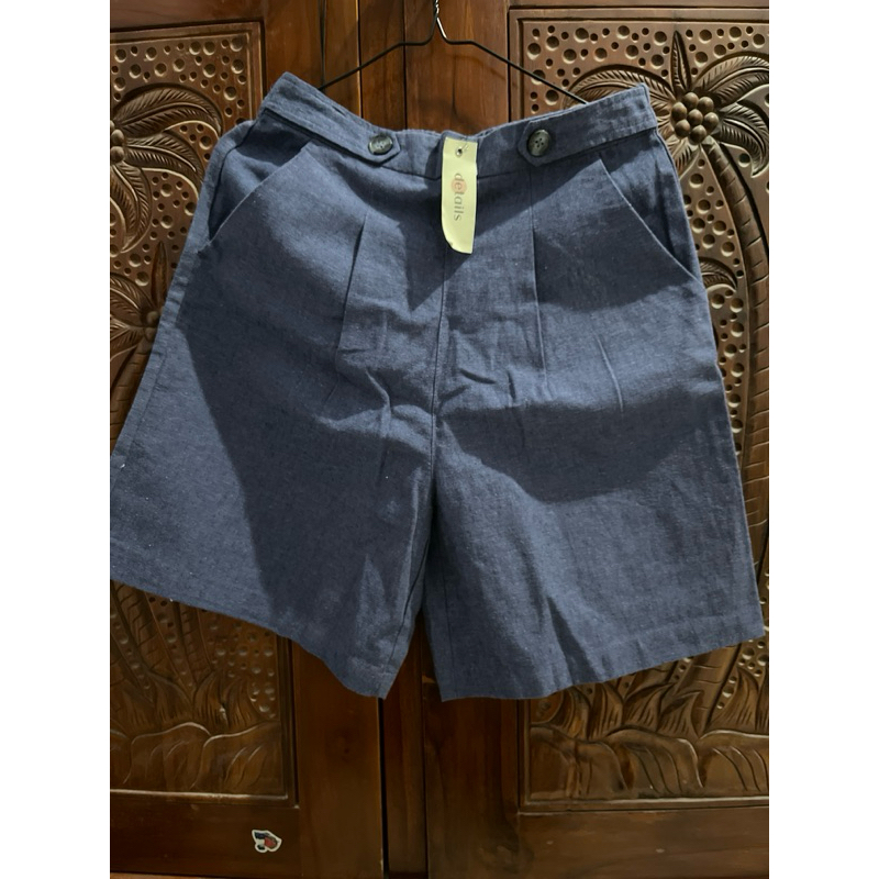 Celana pendek Details