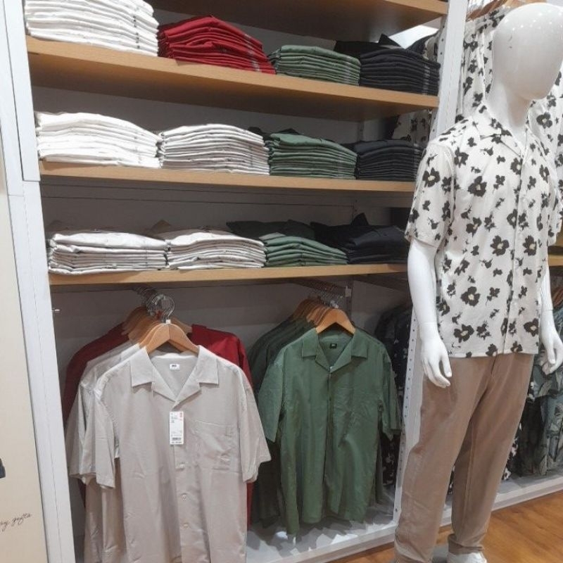 Uniqlo Kemeja Katun Kerah Terbuka/ Uniqlo Kemeja Katun
