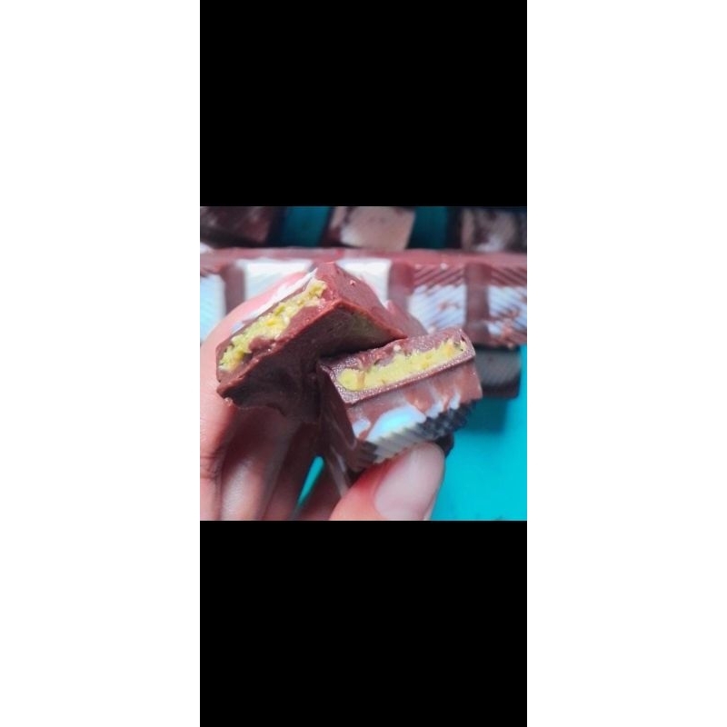 

coklat dubai kunafa pistachio ori