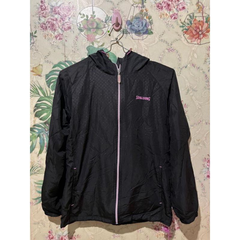 preloved jaket Spalding preloved jaket wanita preloved jaket cewek preloved Spalding preloved atasan