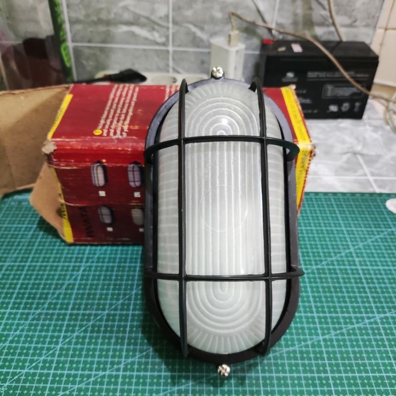 DINDING LAMPU FITTING HIAS OUTDOOR BULKHEAD
