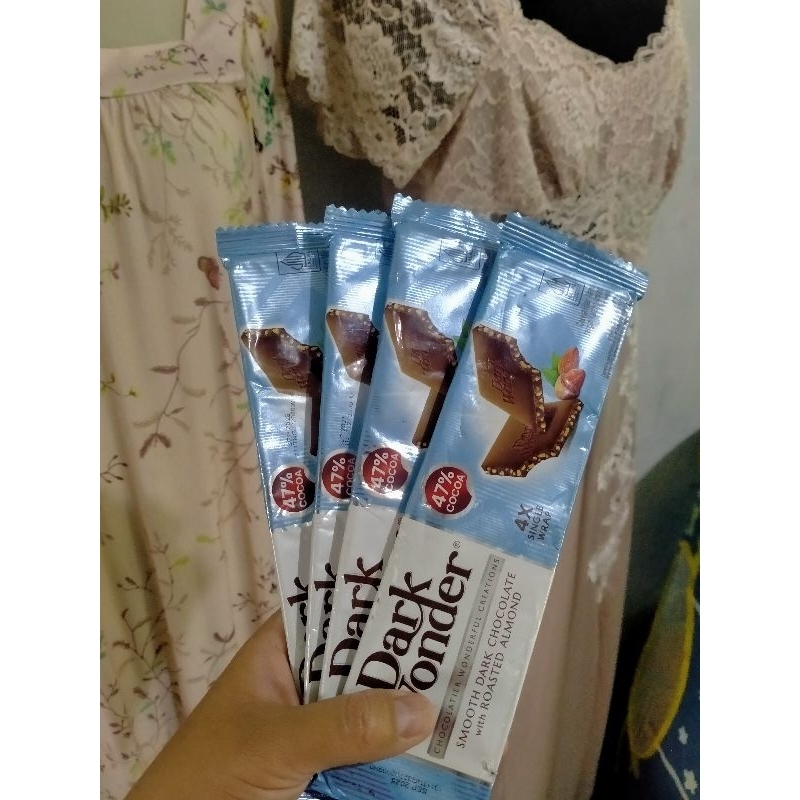 

Dark wonder mayora 56gr Dark coklat almond / Cadburry 62gr Rijek gepeng