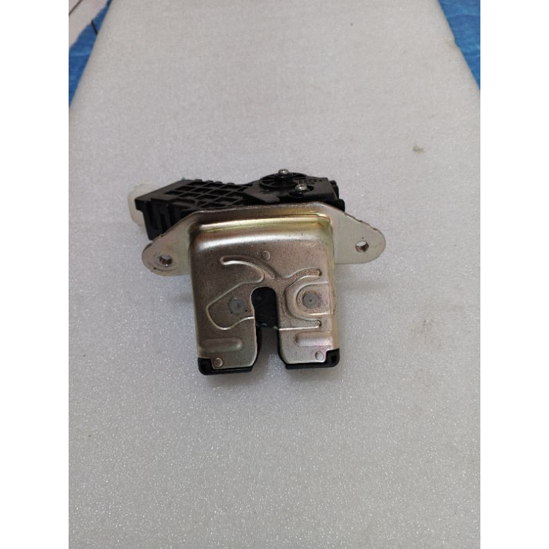 Door Lock Doorlock Bagasi Avanza Veloz Xenia 2022 Original