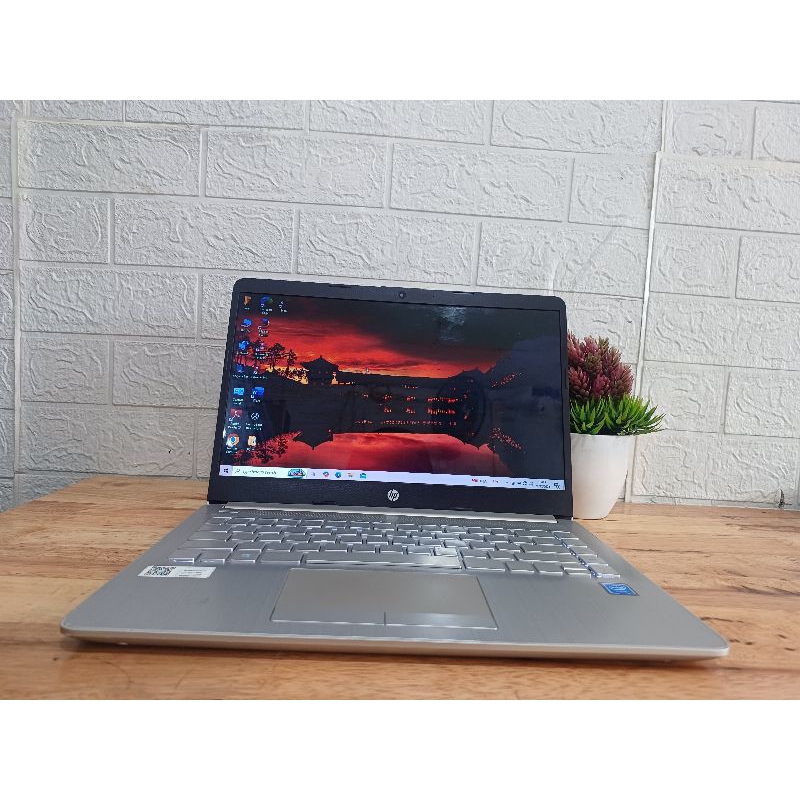 Hp 14 slim Terbaru.HP 14s-cf2xxx,Intel Celeron N4020,Ram 4,Ssd 256Gb.Siap Pakai Ga Ada kendala&Murah