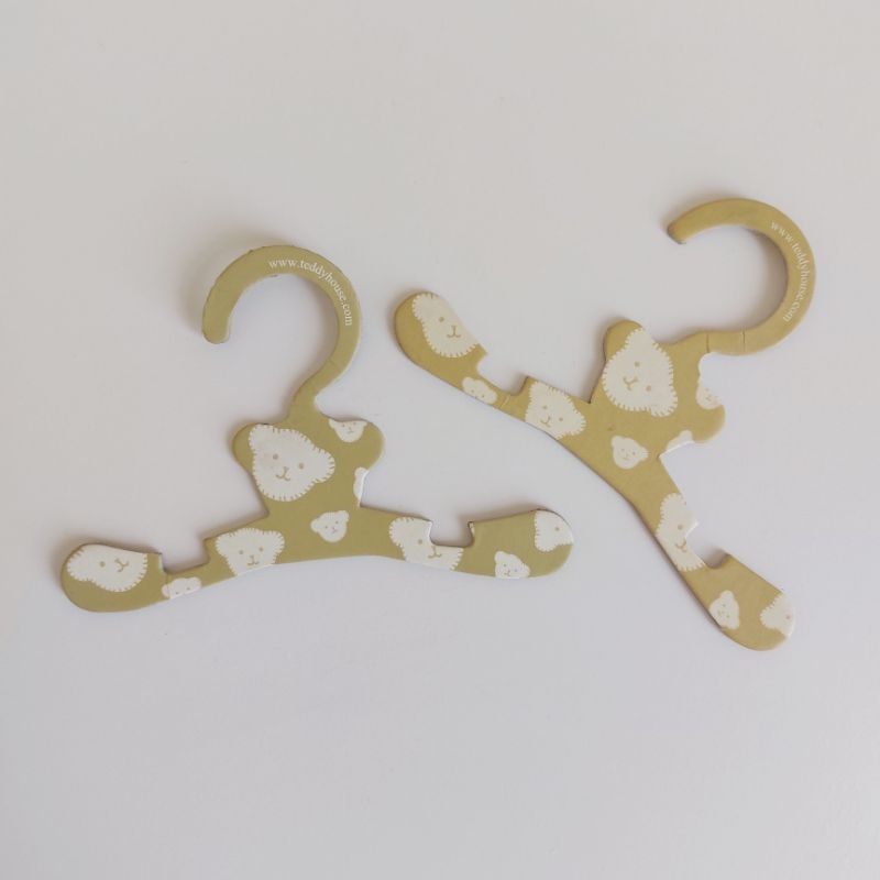 2 Pcs Preloved Hanger Teddy House