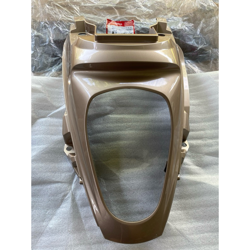 Cover Lampu Belakang Coklat Krem – Honda Scoopy Karbu - 83750KYT940TBT