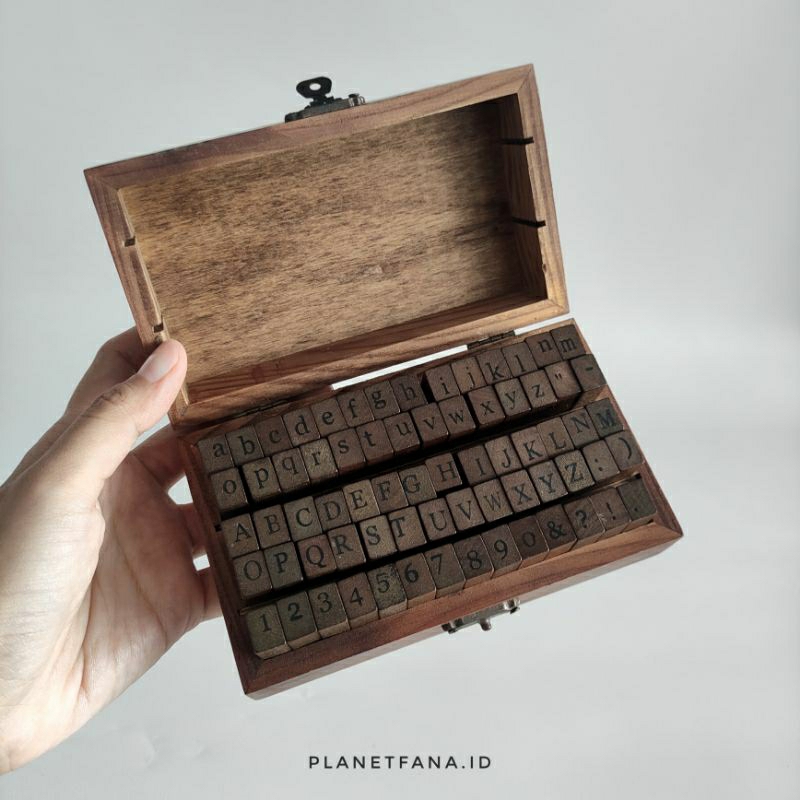 

planetfana • Stampel kayu huruf dan angka