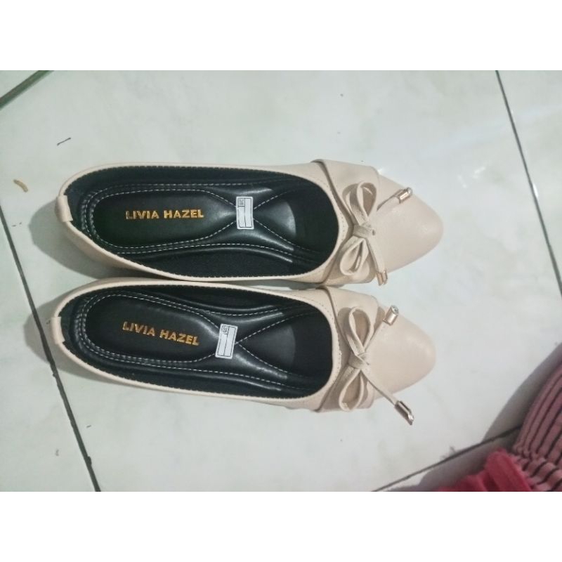Livia Hazel Sepatu Flat Wanita