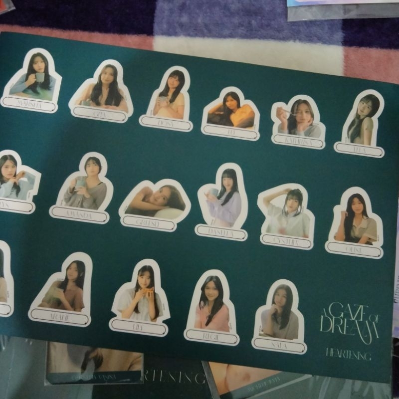 

Sticker Kalender Heartening A Gaze of Dream JKT48