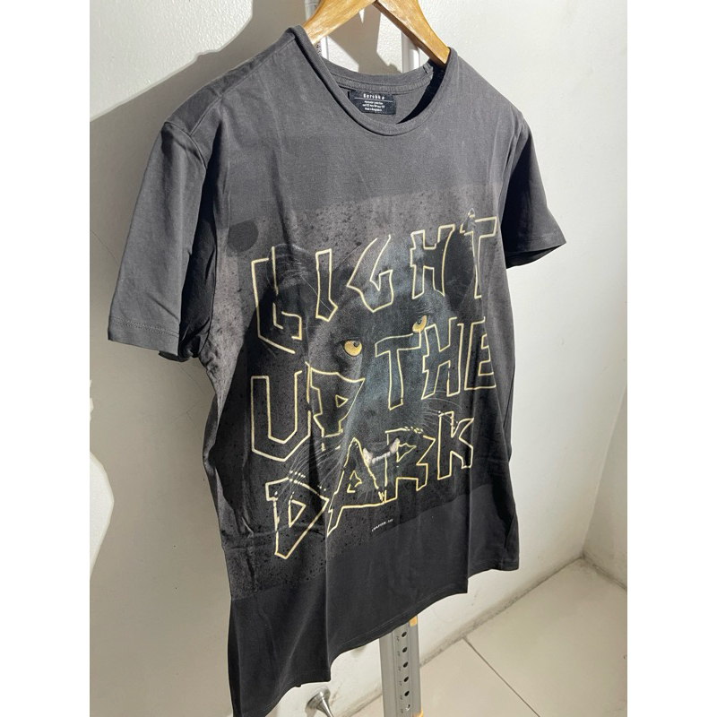 Bershka T-Shirt Grey Vintage. 100% original. Size XS. baju kaos warna abu abu pria merek bershka. us