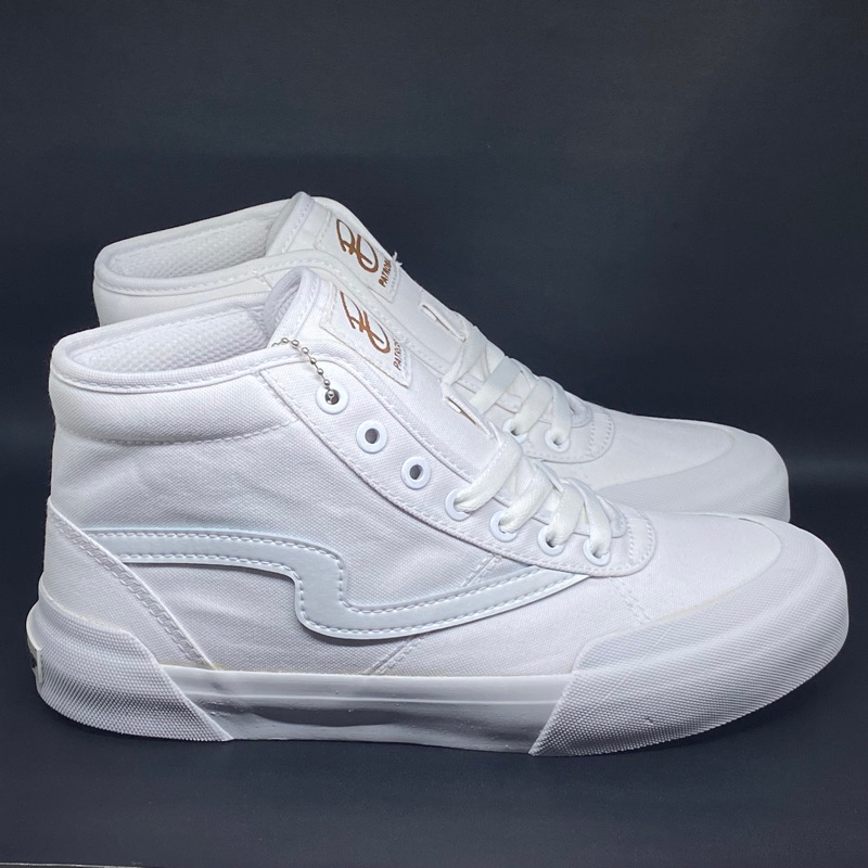 Sepatu Patrobas New Ivan High Triple White Original Sneakers