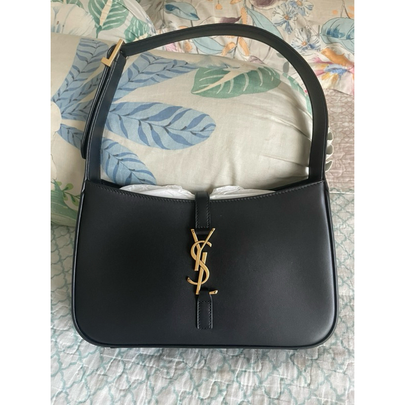YSL le5a7 hobo bag