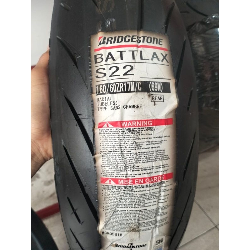 BAN LUAR BATTLAX S22 UKURAN 160/60-17 TUBELESS