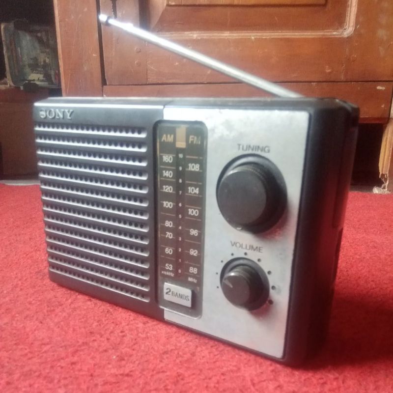 radio sony ICF F10