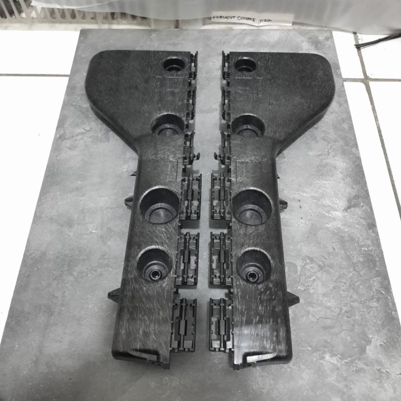 breaket bemper belakang mobil tayota Avanza Veloz 2022 100% original