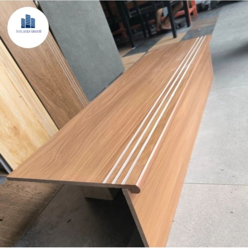 GRANIT PIJAKAN TANGGA MOTIF KAYU 40X80 DOUBLE BEVEL