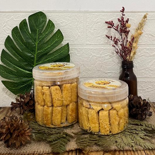 

Kue Kering Kastengel Keju by Zee Zee Cookies Snacks kue kering kiloan kastengel kue natal lebaran