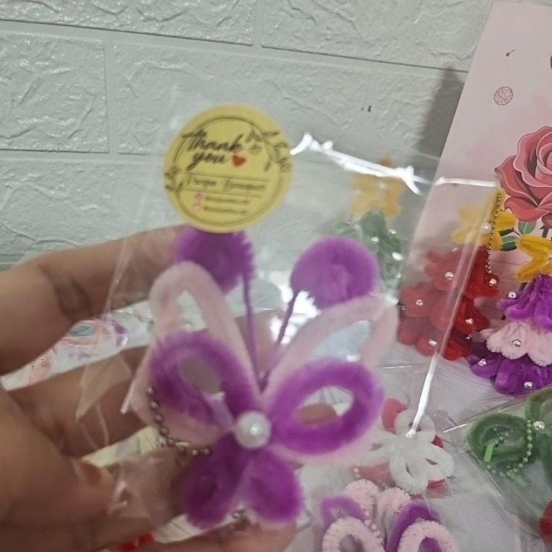 Gantungan kunci,gantungan tas,gantungan hp kawat bulu