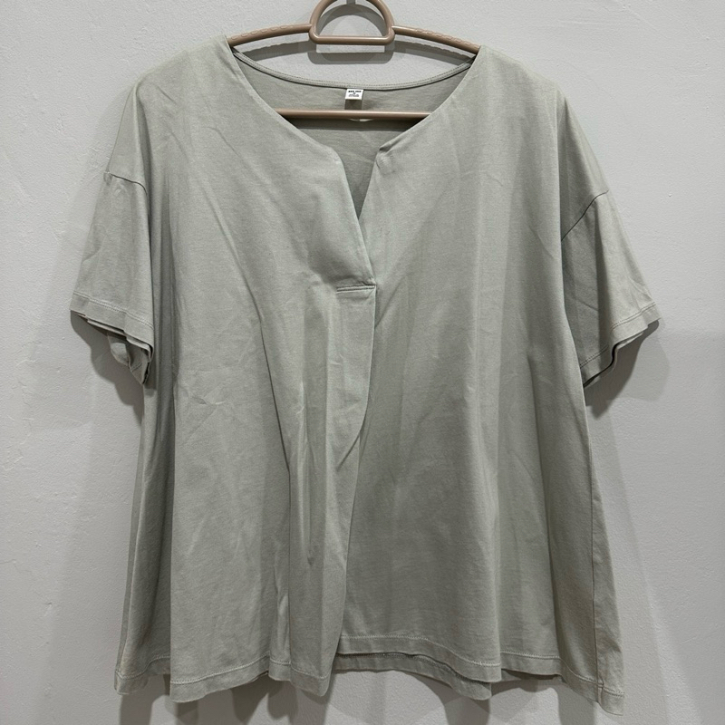 (22) Atasan UNIQLO Original Cewek