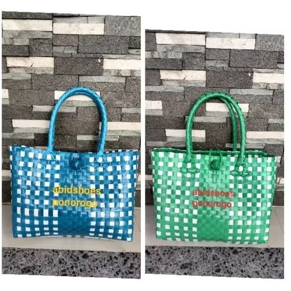 

Tas anyaman warna warni - tas souvenir dan parcel lebaran