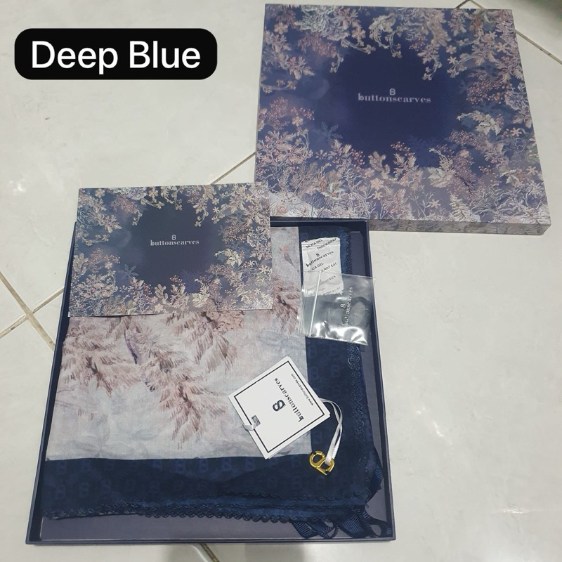Buttonscarves Exclusive Switzerland Alpine , Allerga | Holliday Deep blue , Plum | Dubai Shadow | Pa