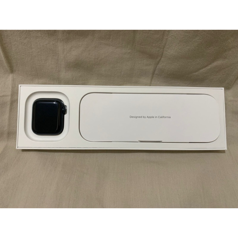 Preloved Apple Watch SE 40 MM