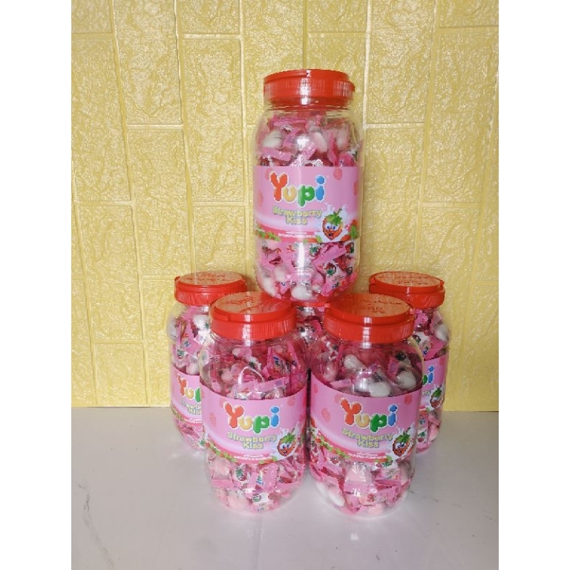 

Yupi love /Permen yupi toples 300gr isi full/permen viral/jajan lebaran murah