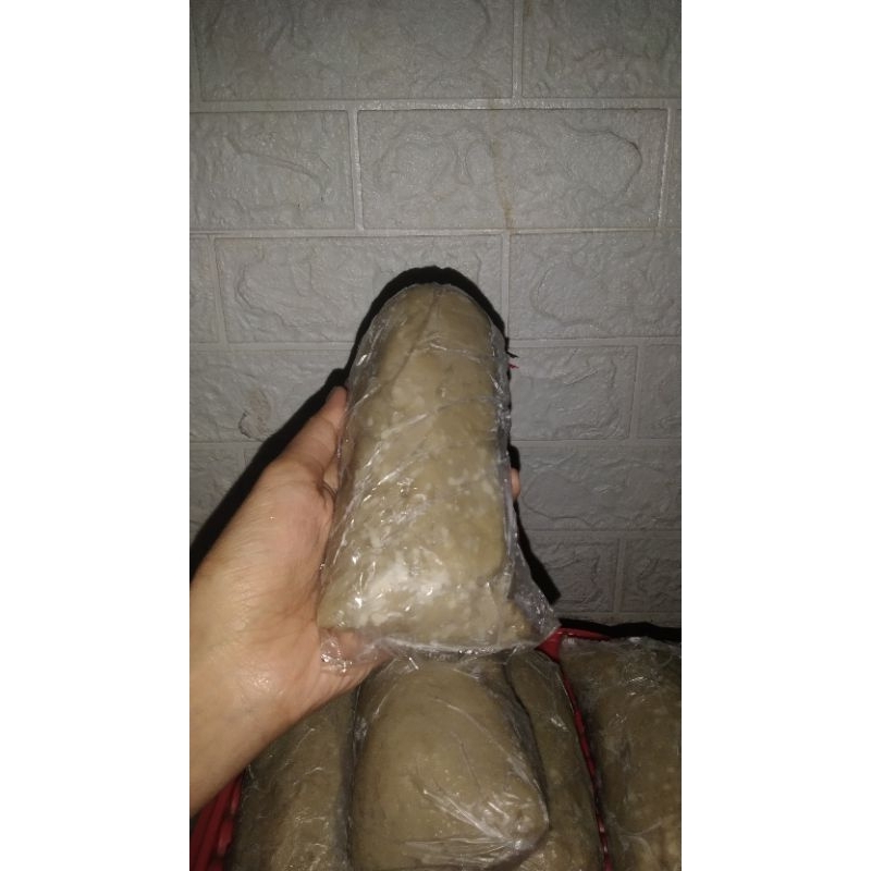 

Pentol bantal ikan enak bisa dicocol pakek petis buat rujak