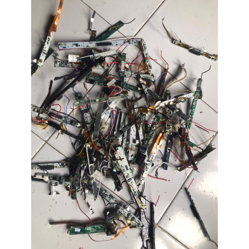 BMS Bekas batre laptop kondisi gambling mati/hidup.