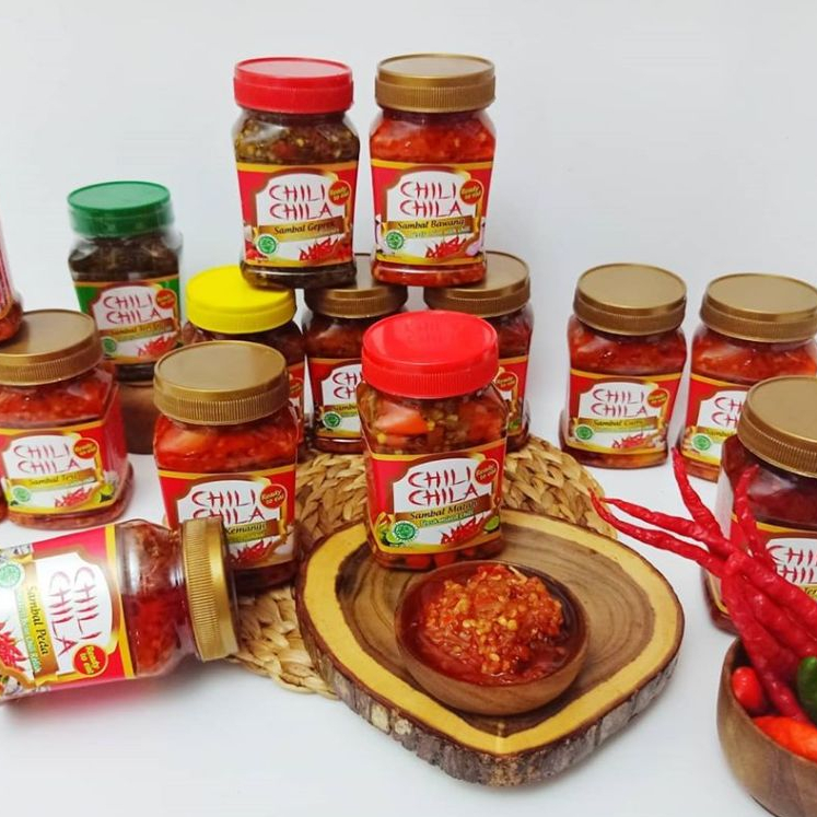 

Chili Chila- SEMUA VARIAN RASA- Sambal Baby Cumi,Ayam Kemangi Suwir,Cakalang,Teri, dll Ciamik Halal