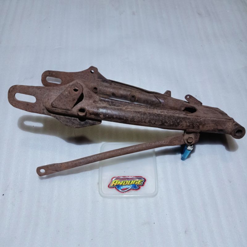 swing arm swingarm lengan ayun Supit garpu Siam Yamaha Dt 100 dt100 Oryginal second bekas