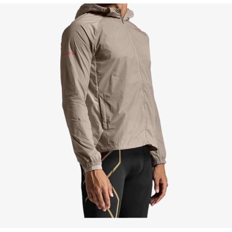 Jaket Pria 2XU Aero Windbreaker light Grey 2XUMR7208ACM